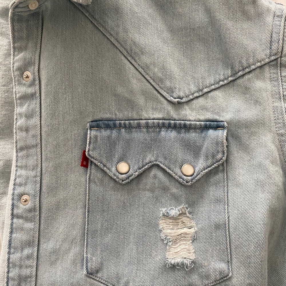 Levi’s denim shacket with pockets